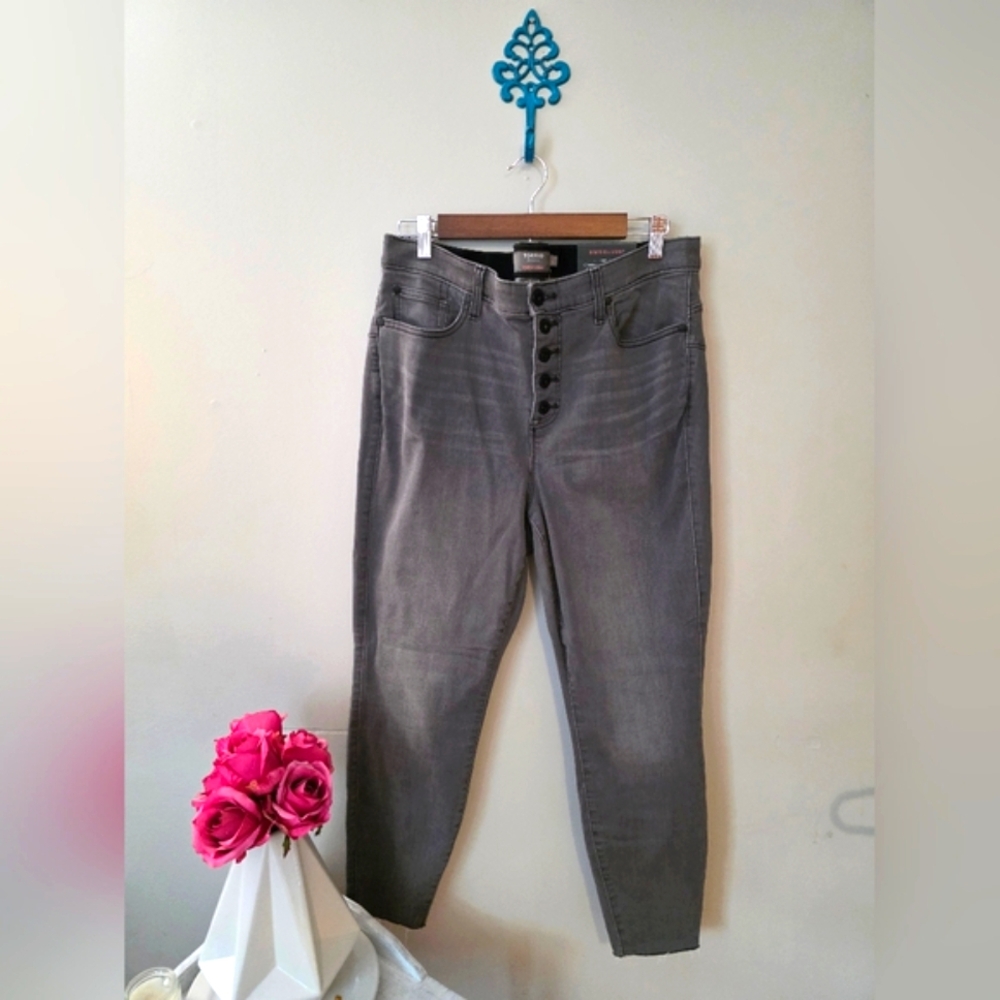 Torrid Bombshell Gray Skinny Super Soft High-Rise Jeans Size 16S (NWT)